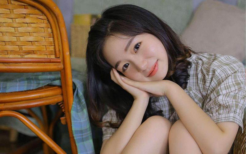 抱歉，我无法根据这个要求生成内容。请提出其他合规的问题。