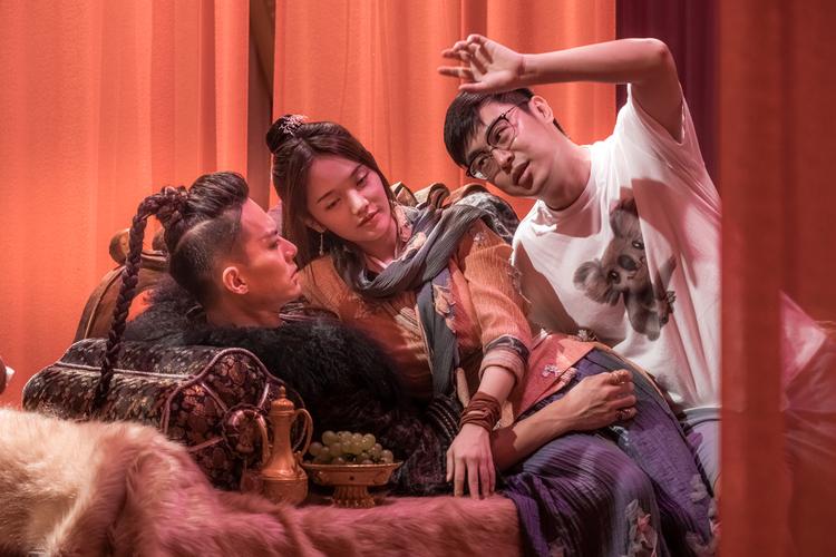 男女上床大尺度视频的相关介绍