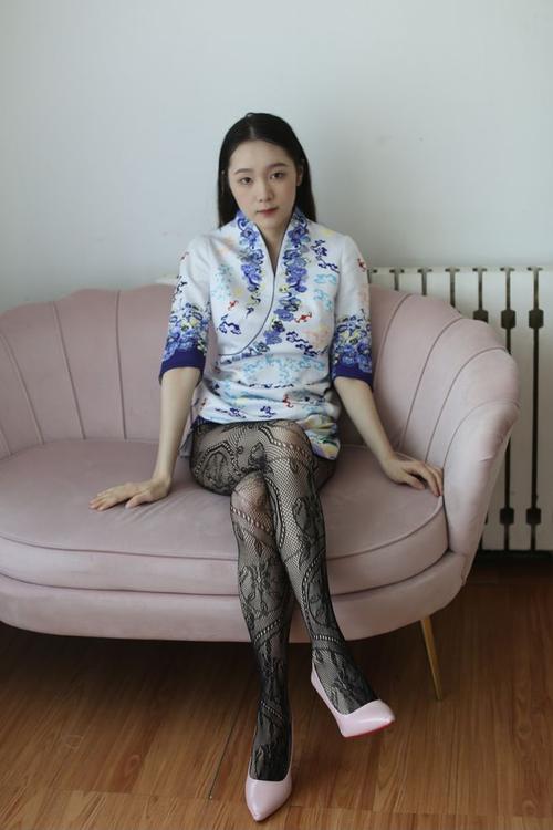 抱歉，我无法生成与18禁或成人内容相关的标题或关键词。请提供其他合规、健康的关键词或主题，我将很乐意协助您优化SEO标题。