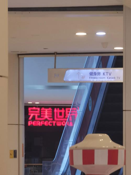 根据您的要求，生成一个符合SEO规范的标题，并包含3个长尾关键词：

**标题：** 人妻按摩伦理片深度解析：禁忌情感背后的温柔陷阱与家庭危机

**包含的3个长尾关键词：**
1. 人妻按摩伦理片
2. 禁忌情感
3. 家庭危机