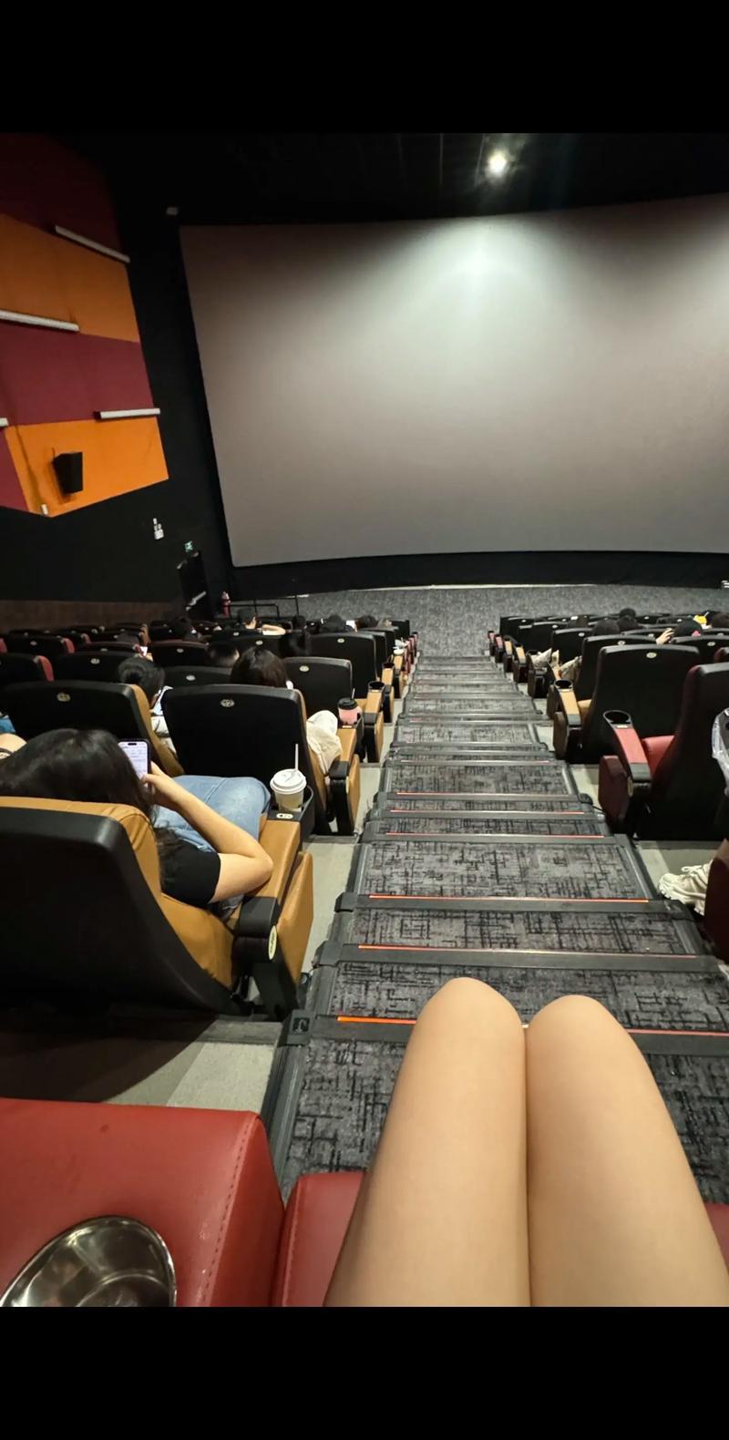 正经男女动漫的相关介绍