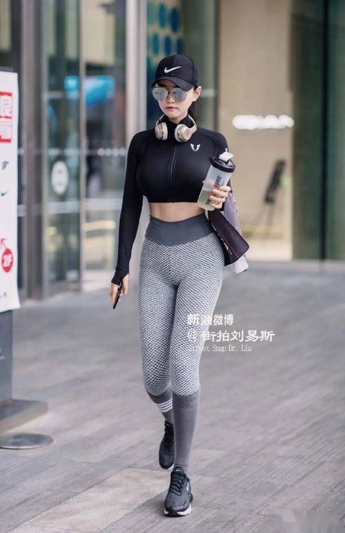 亚洲男人av天堂久久久的相关介绍