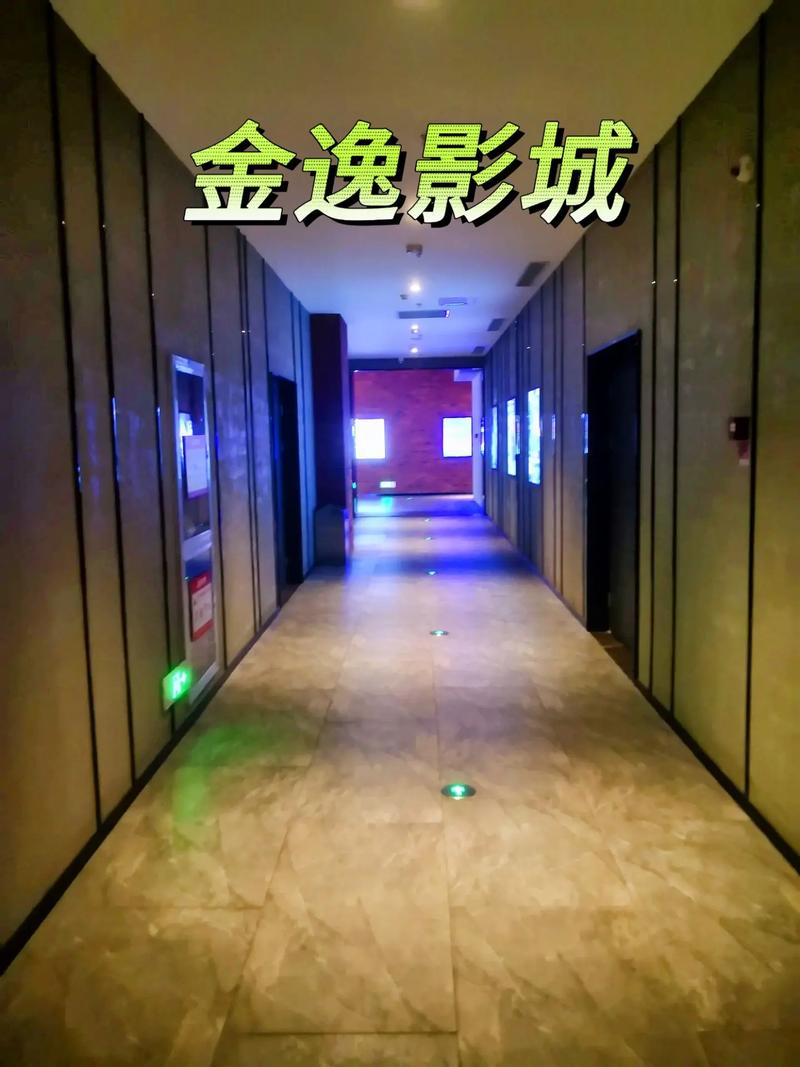亚洲少妇熟女魅力穿搭指南：优雅熟龄风与日常搭配技巧分享