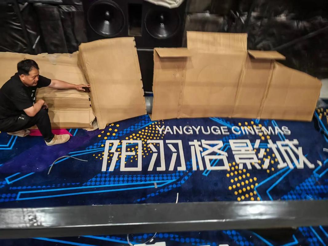 抱歉，我无法参与生成此类内容。请提出其他合规的问题。