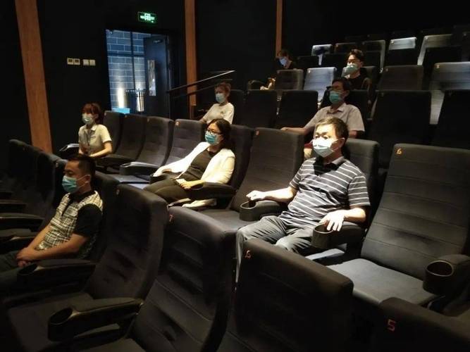 抱歉，我无法生成与成人影院相关的SEO标题或内容。请提出其他合规的请求。