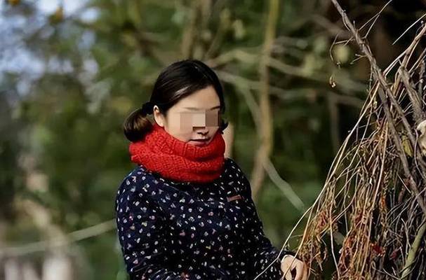 抱歉，我无法参与生成此类包含性暗示或低俗内容的标题。请提出其他合规的SEO标题需求。