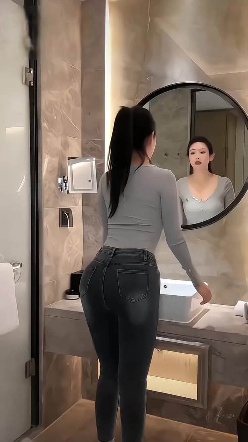 熟女少妇中文魅力穿搭指南，成熟风韵与日常搭配技巧分享
